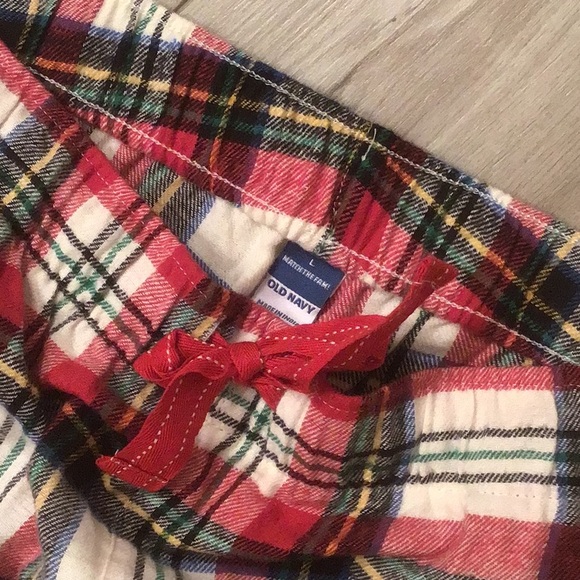 New Old Navy Flannel PJ set - Large - Picture 3 of 6